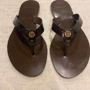 Women’s Tory Burch brown leather sandals. Size 6